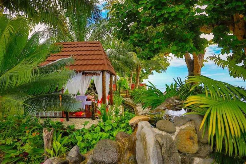 Garden Island Resort Waiyevo Eksteriør bilde